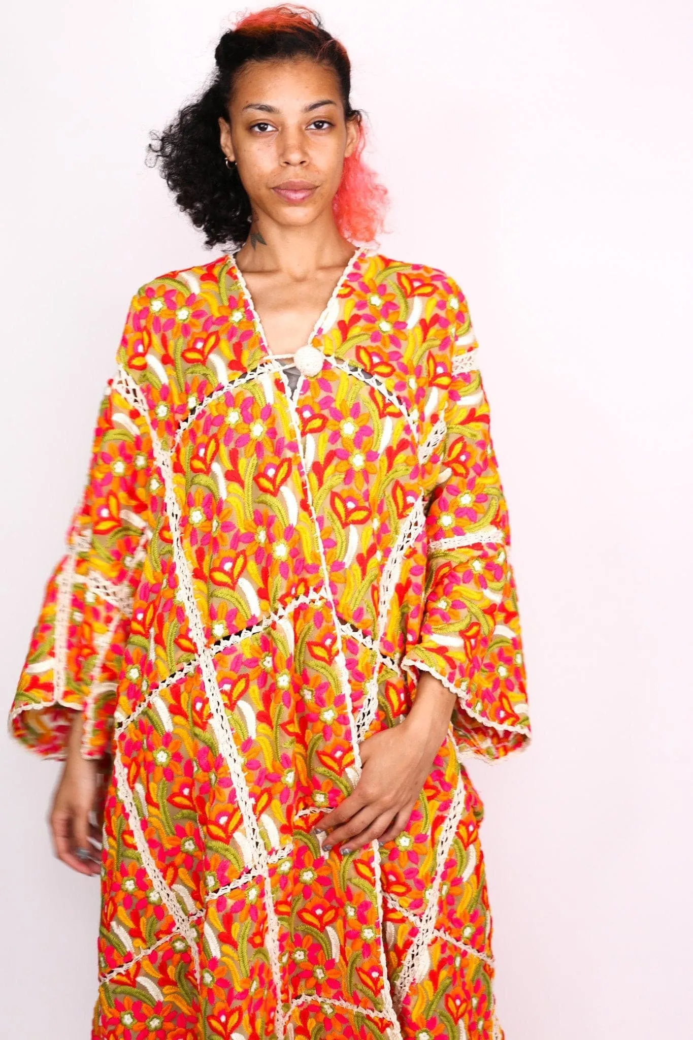 EMBROIDERED KIMONO RUTACAE