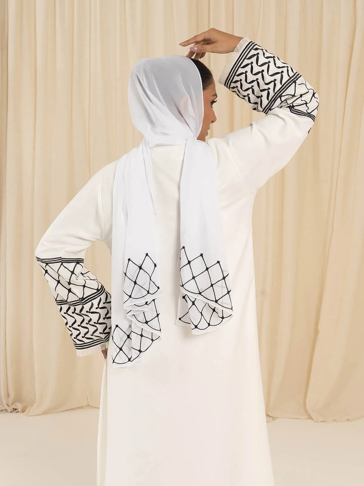 Keffiyeh Pearl Abaya