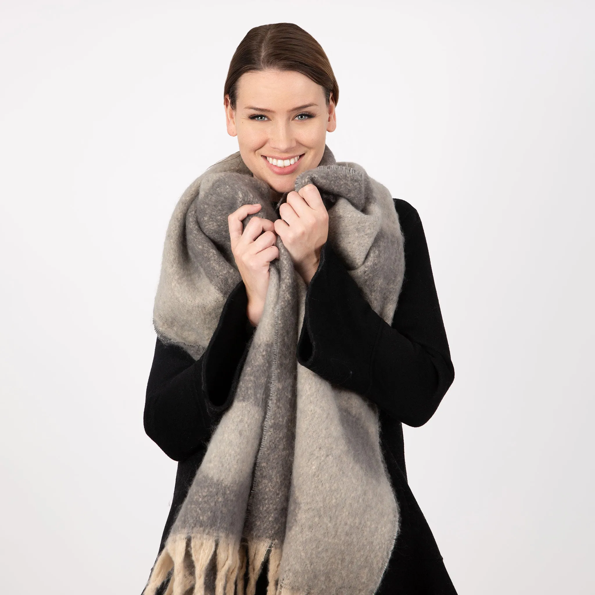 Women’s Reversible Spotty Blanket Scarf with Tassels